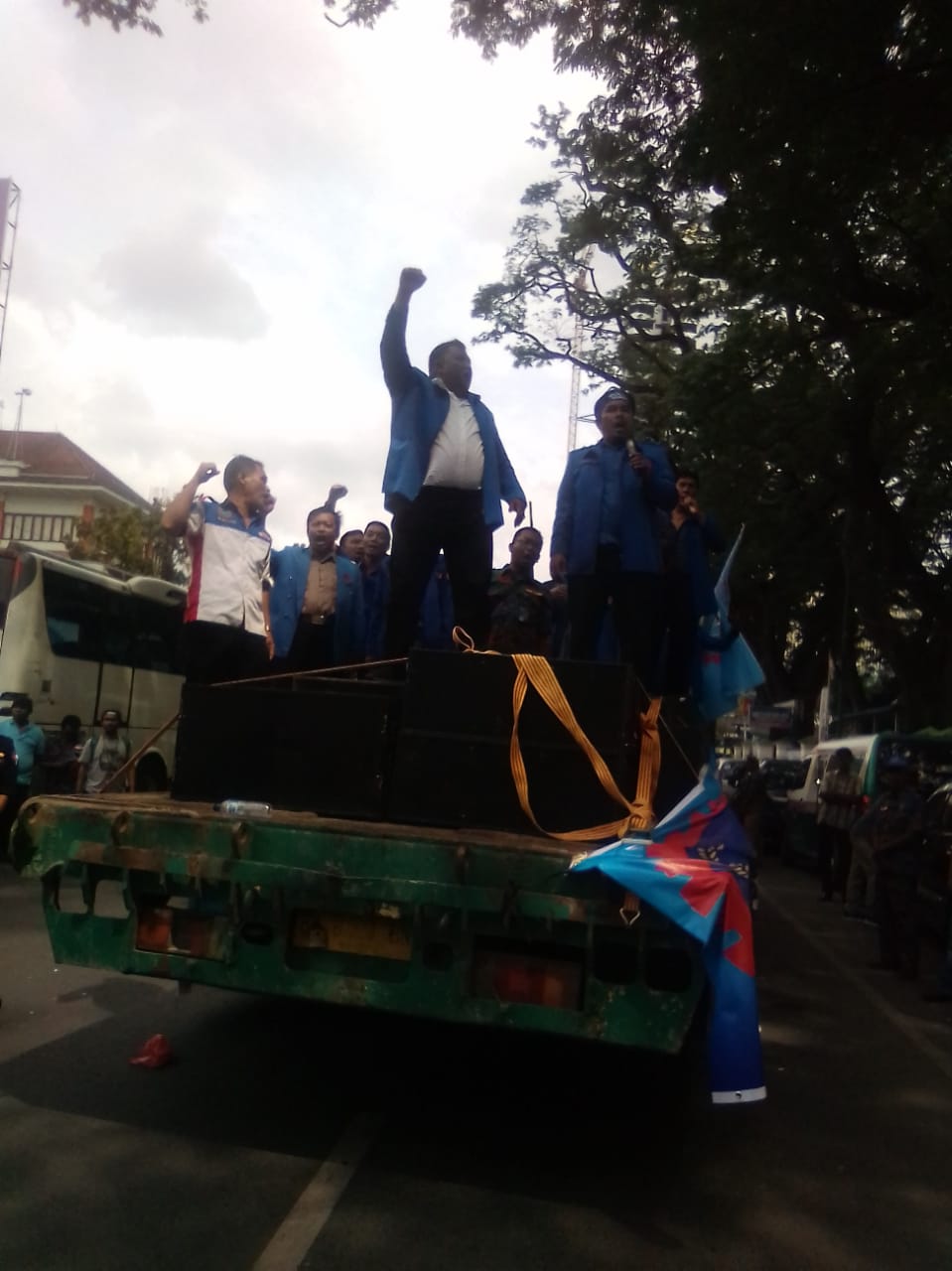 Ribuan Buruh Lakukan Longmarch  Dukung Pemilu Damai 2019