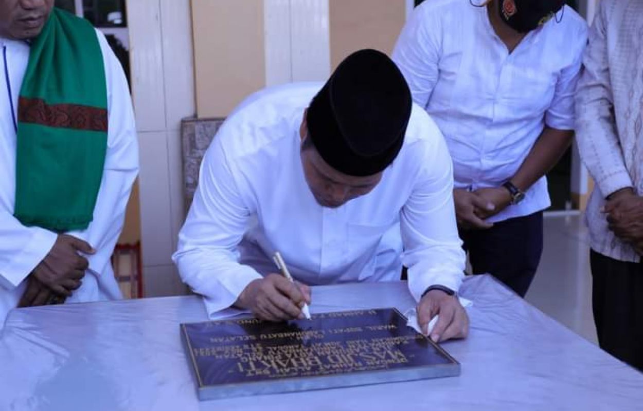 Wakil Bupati Labusel resmikan mesjid Al Bhakti Kotapinang