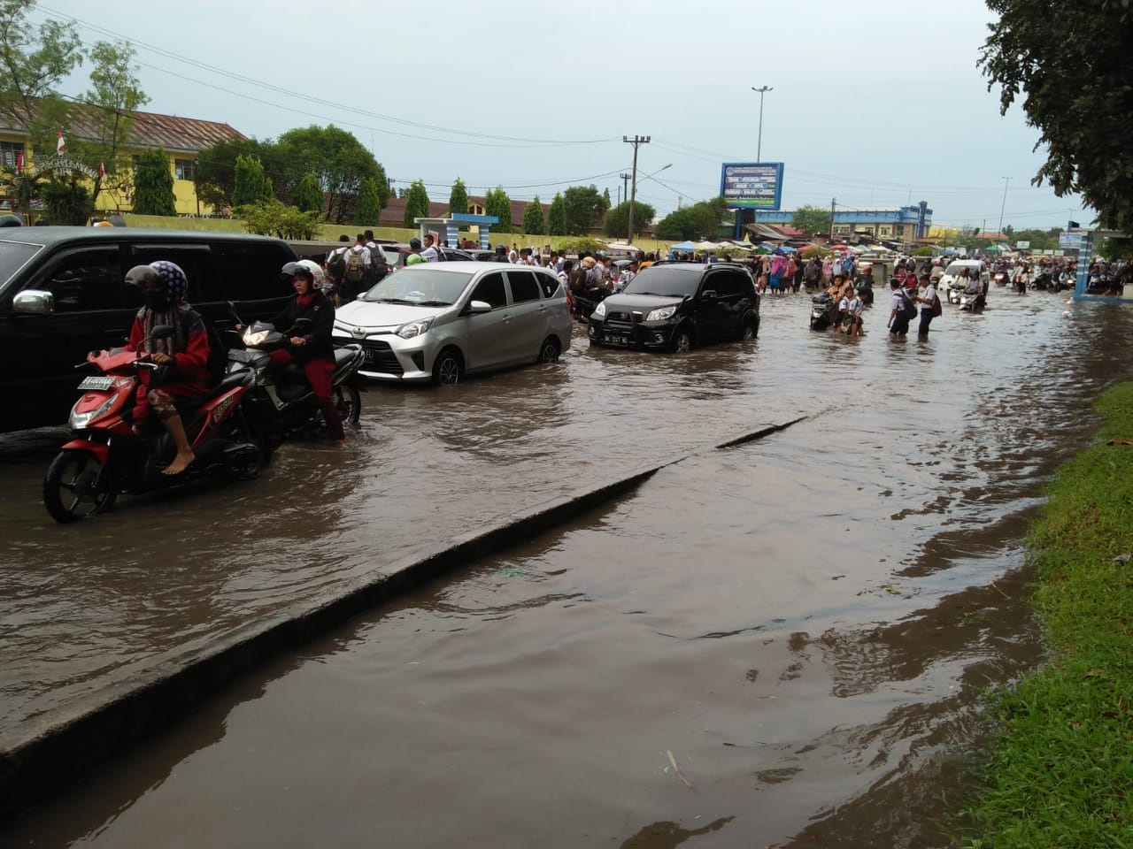 Wong Chun Sen Tarigan : Medan Banjir, Walikota di Minta Evaluasi Kinerja Kadis PU