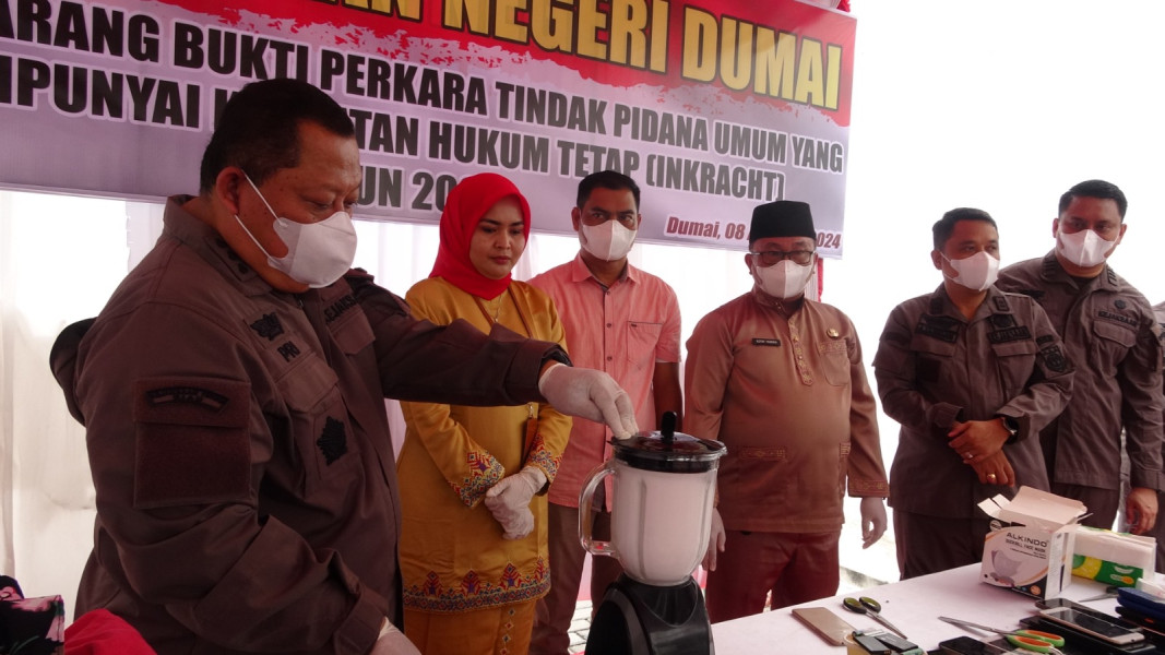 Kejari Dumai Musnahkan BB April-Juni 2024 yang Sudah inkracht