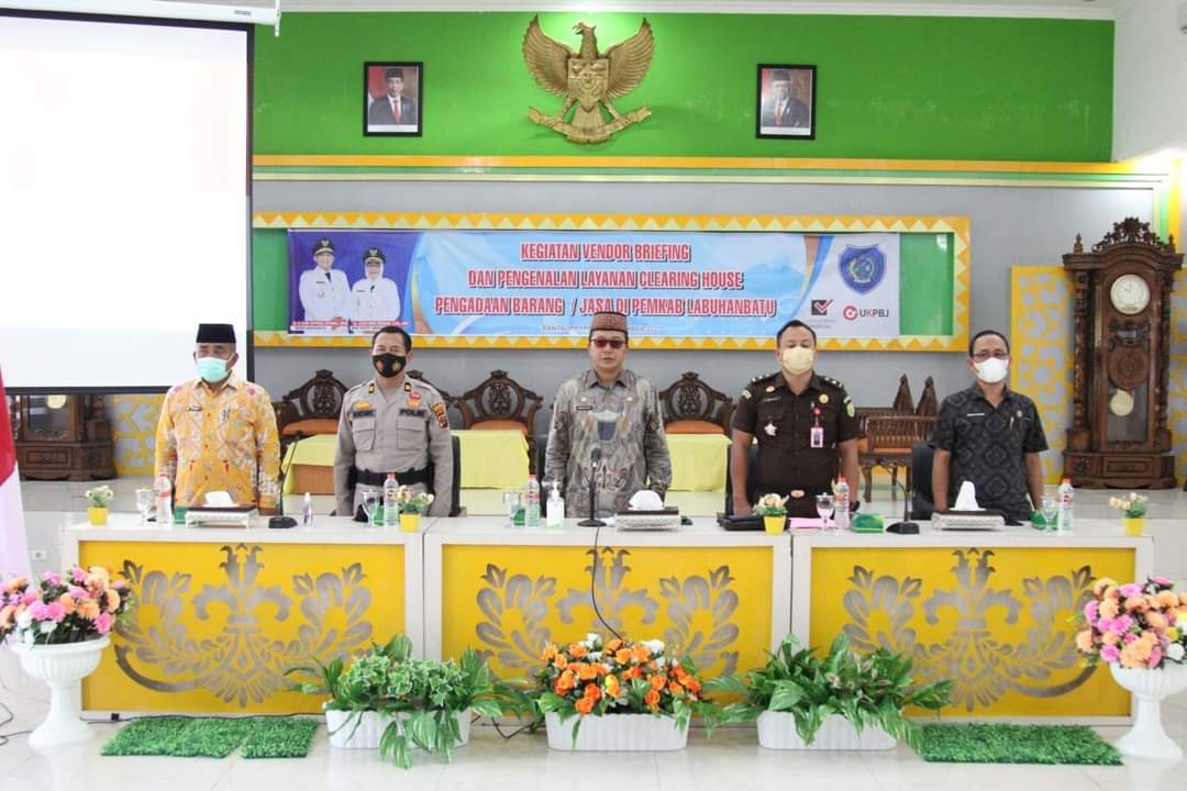 Asisten II buka acara Vendor Briefing dan Pengenalan layanan clearing house pengadaan barang/ jasa.