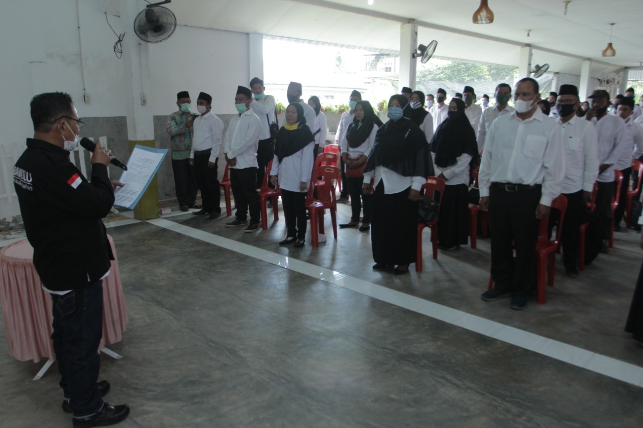 Plt. Camat kisaran Timur Minta Petugas Pengawas TPS Dapat Bekerja Maksimal 