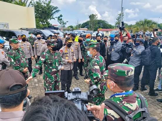 Pangdam I/BB Sambut Kedatangan Panglima TNI dan Kapolri di Batam