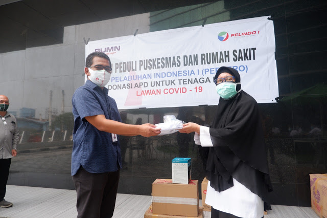 PT Pelindo I Berikan Alat Pelindung Diri (APD) Di 3 Rumah Sakit Di Medan Utara