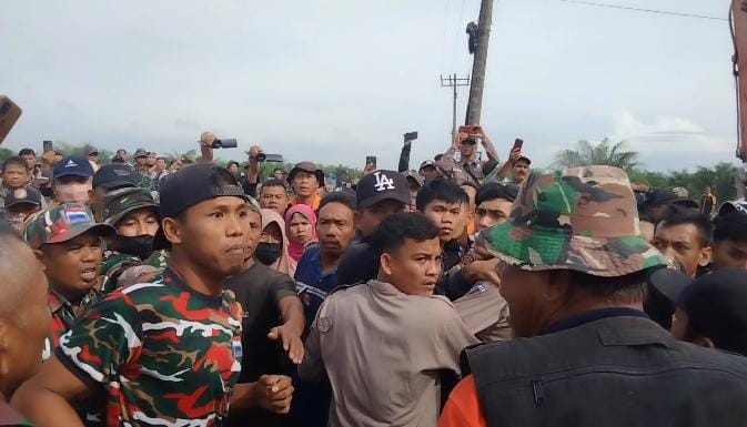 PTPN II Lakukan Pengorekan Parit Areal kebun Melati Pegajahan