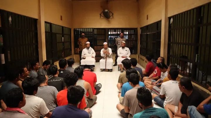 Polres Labuhanbatu gelar Binrohtal di Rumah Tahanan Polres.