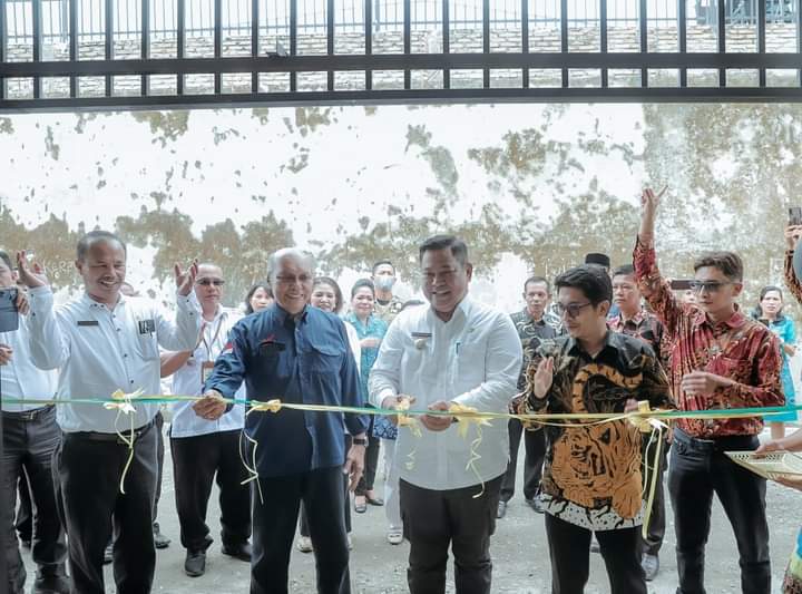 Bupati Eddy Berutu Berharap SMK Swasta Rismaduma Sumbul Jadi Model untuk Sekolah Lain di Dairi