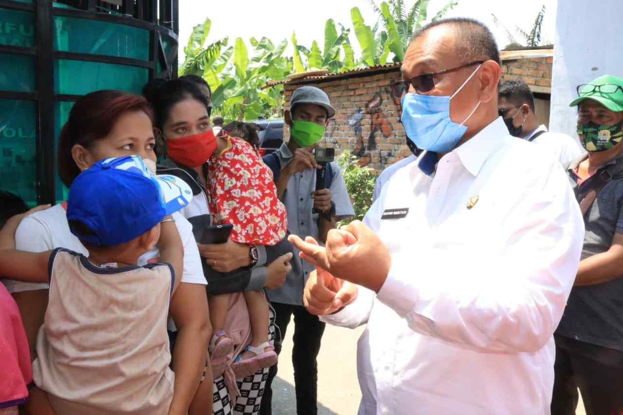 Akhyar Bantu Warga Kurang Mampu  Di Rengas Pulau & Paya Pasir