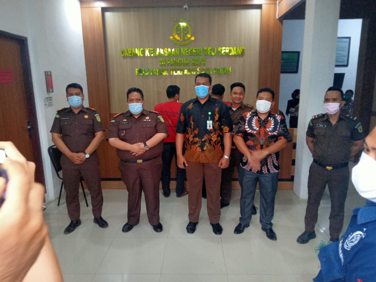 Korupsi Dana Desa Sugau Rp 500 Juta, Cabjari Pancur Batu Resmi Tahan Kades dan Bendahara