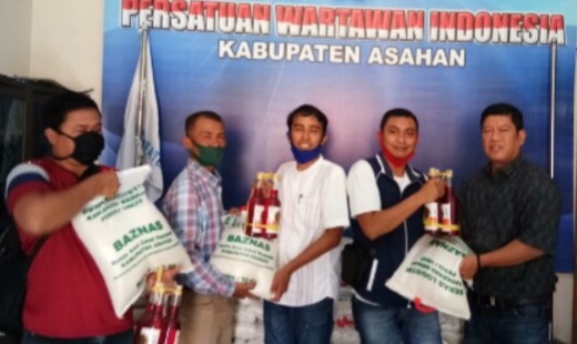 PWI Asahan Salurkan Bantuan Beras Dari Baznas Kepada Ratusan Wartawan