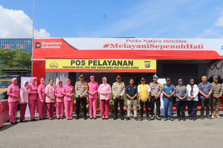 Kapolres Dumai Didampingi Ketua Bhayangkari Cabang Dumai Kunjungi Pos Pengamanan Ops Lilin Lancang Kuning 2025