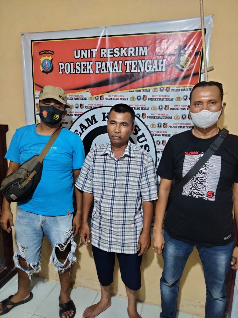 Personel Unit Reskrim Polsek Panai Tengah Amankan Tersangka Tindak Pidana Perjudian