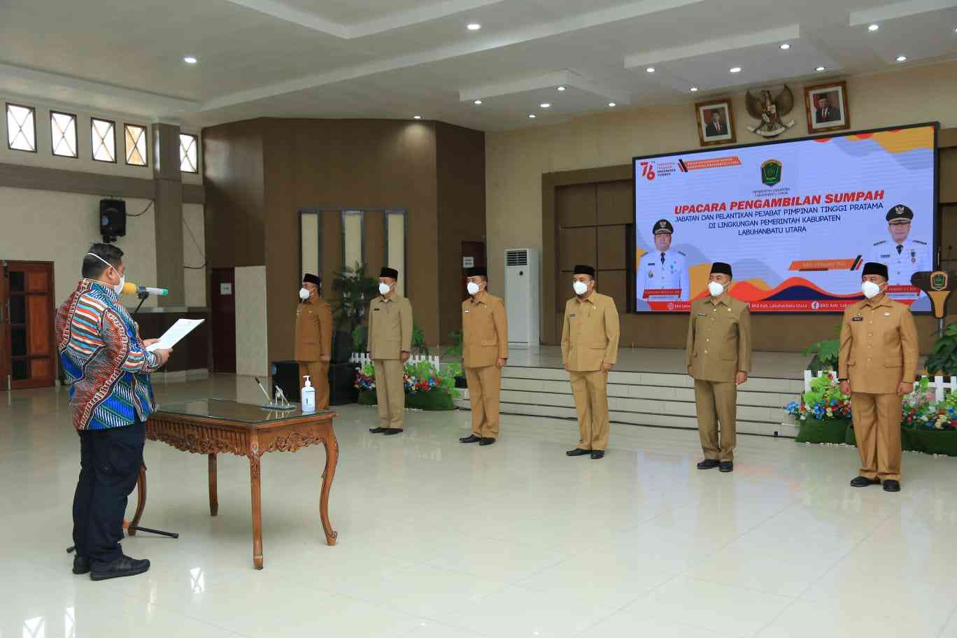 Bupati Labura Hendriyanto Sitorus SE.MM melantik enam pejabat Pimpinan Tinggi Pratama