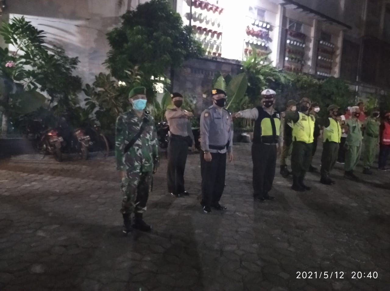 Muspika Serengan Patroli Malam dalam Rangka Ciptakan Kondusifitas Keamanan di Wilayah