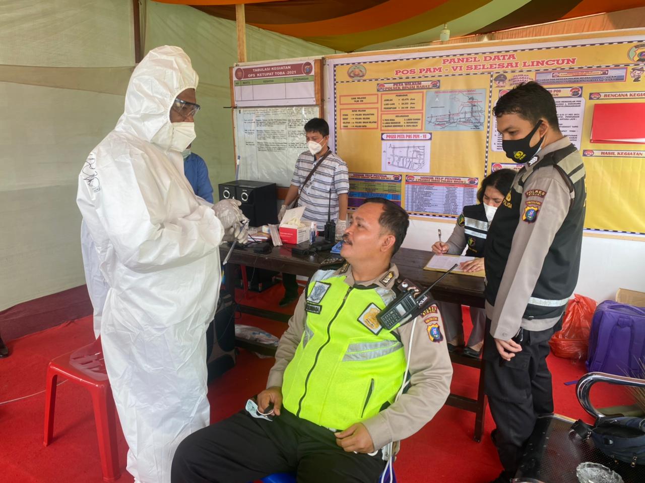 Biddokes Poldasu dan Kesdam Cek Swab Antigen Bagi Warga Melintas di Pos Pam Lincun