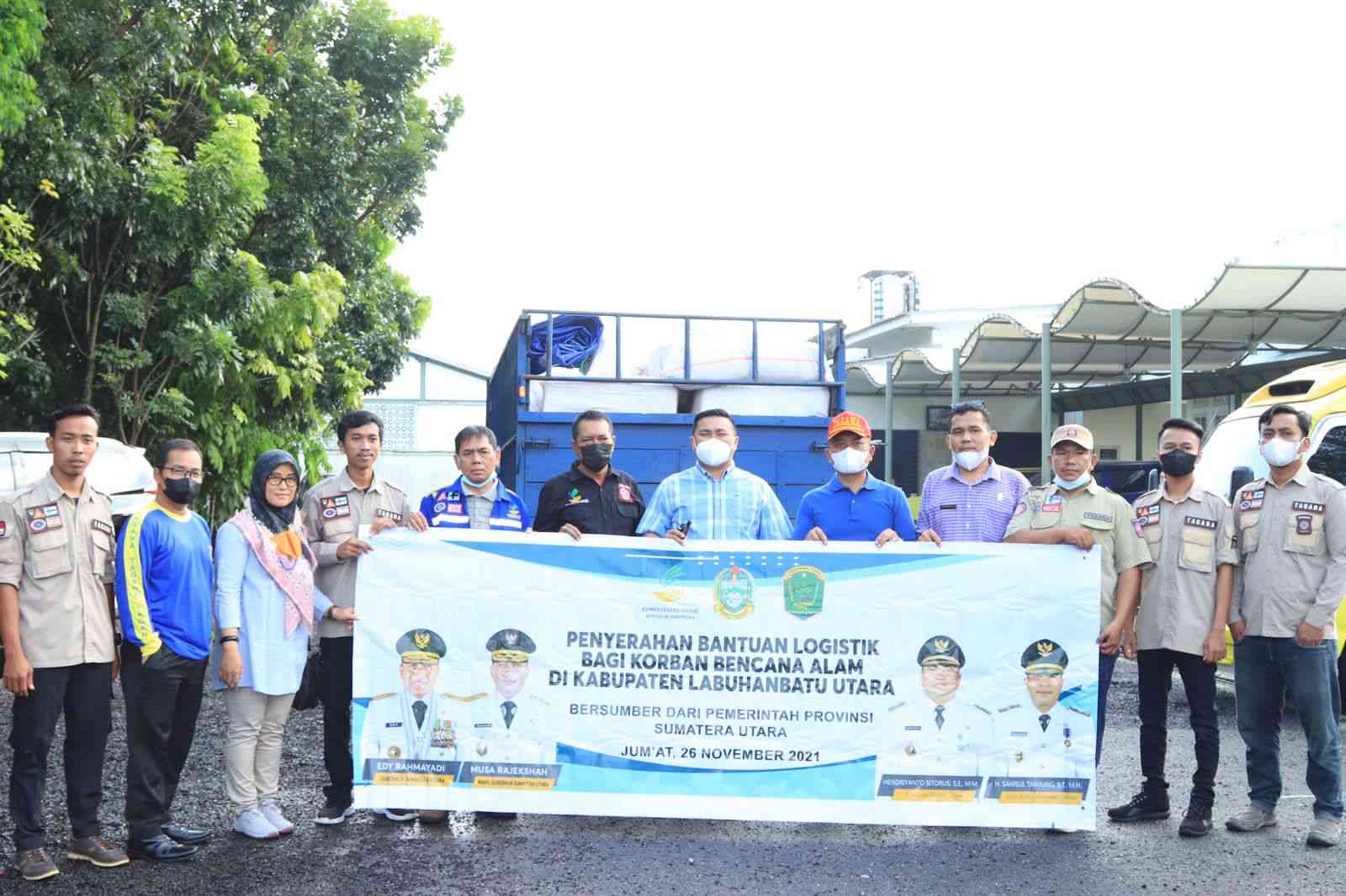 Bupati Labura menerima bantuan Logistik Tanggap Darurat dari Dinsos Provinsi Sumatera Utara