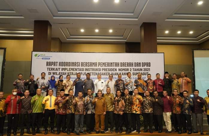 Bupati Labuhanbatu terima Piagam Penghargaan dari BPJS Ketenagakerjaan Kanwil Sumbagut