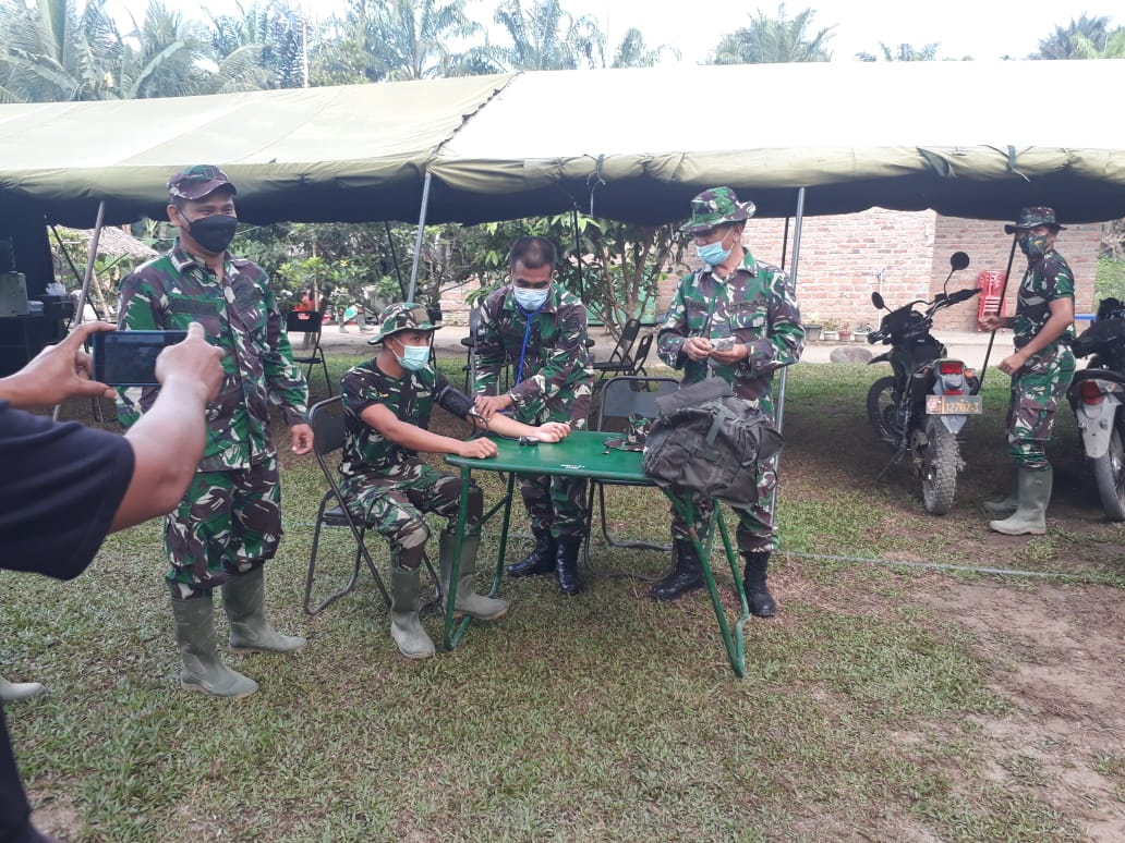 Sebelum Bertugas, Personel Satgas Medical Check Up di Posko TMMD Kodim 0204/DS