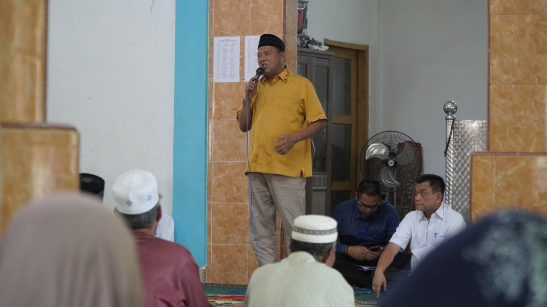 Ratusan Paket Sembako Dibagikan PKS Mulia Tani Jaya, Afandin Ajak Warga Bersyukur