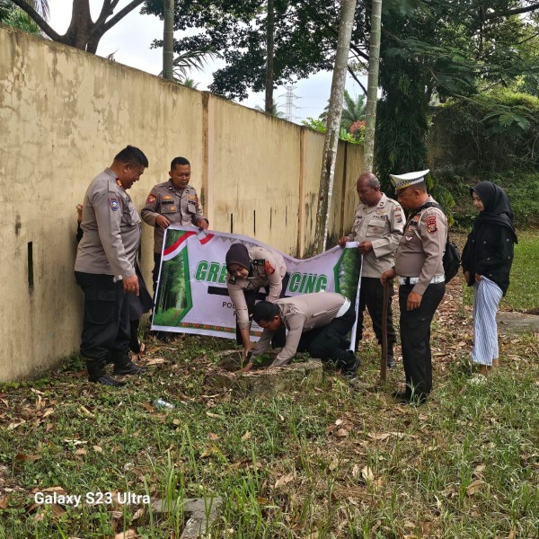 Polsek Dumai Timur Gelar Penanaman Pohon dalam Rangka Hari Pohon Nasional 2025