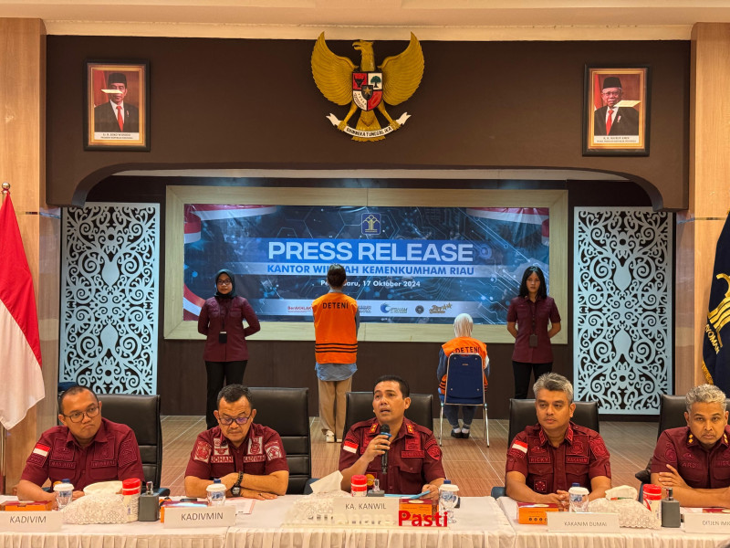 Kemenkumham Riau Beserta Kantor Imigrasi Kelas l TPI Dumai Adakan Konprensi Pers.