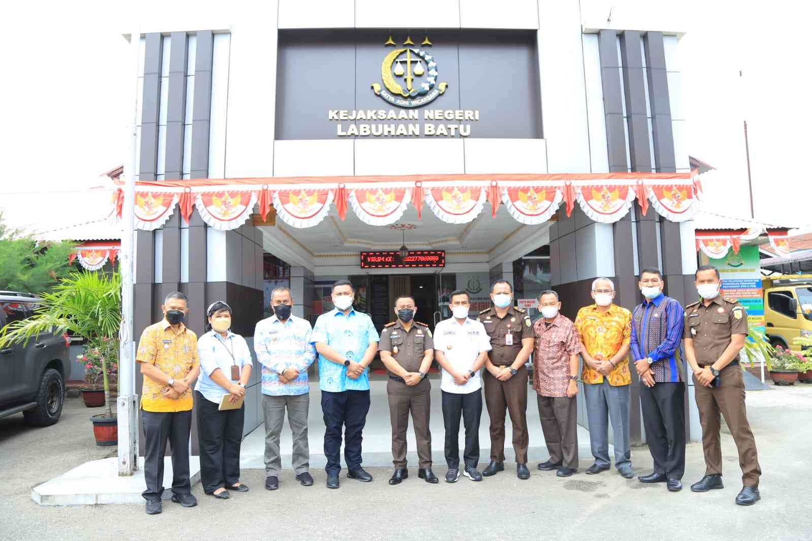 Bupati dan Wakil Bupati Labura melakukan kunjungan Silaturahmi ke Kajari Labuhanbatu