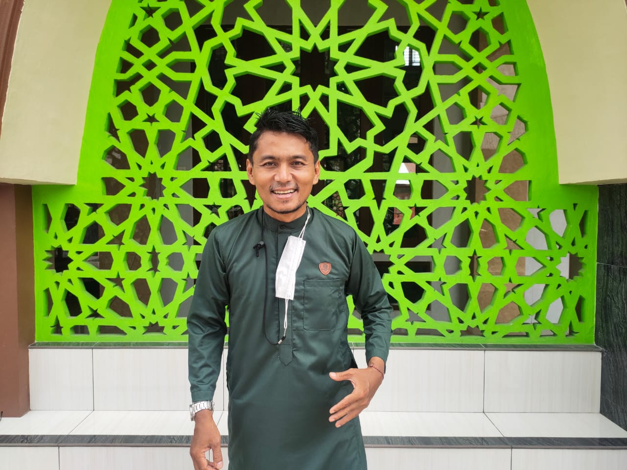 MEDIA CERDAS MENJADI PAHLAWAN PANDEMI COVID-19