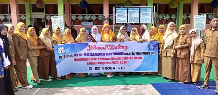 Bunda PAUD Aceh Timur Tinjau Sekolah di Hari Pertama
