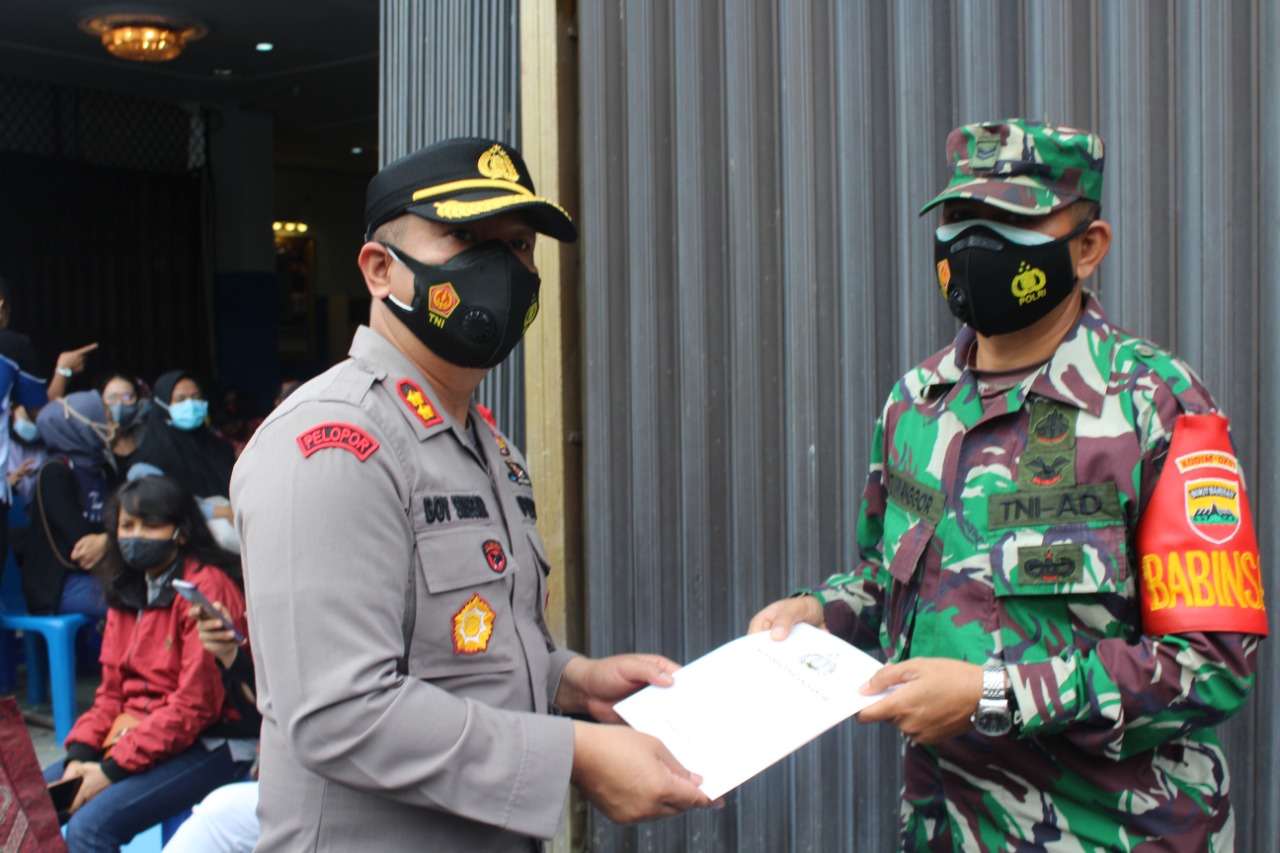 Kapolres Pematangsiantar bersama Dir Pam Obvid Polda Sumut Cek Vaksinasi Massal