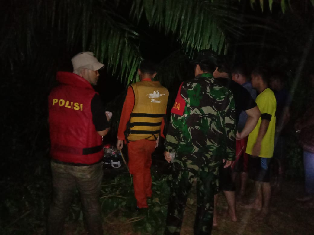 Dandim 0104/Atim Letkol Czi Hasanul Arifin Siregar Siagakan Personil di Lokasi Banjir