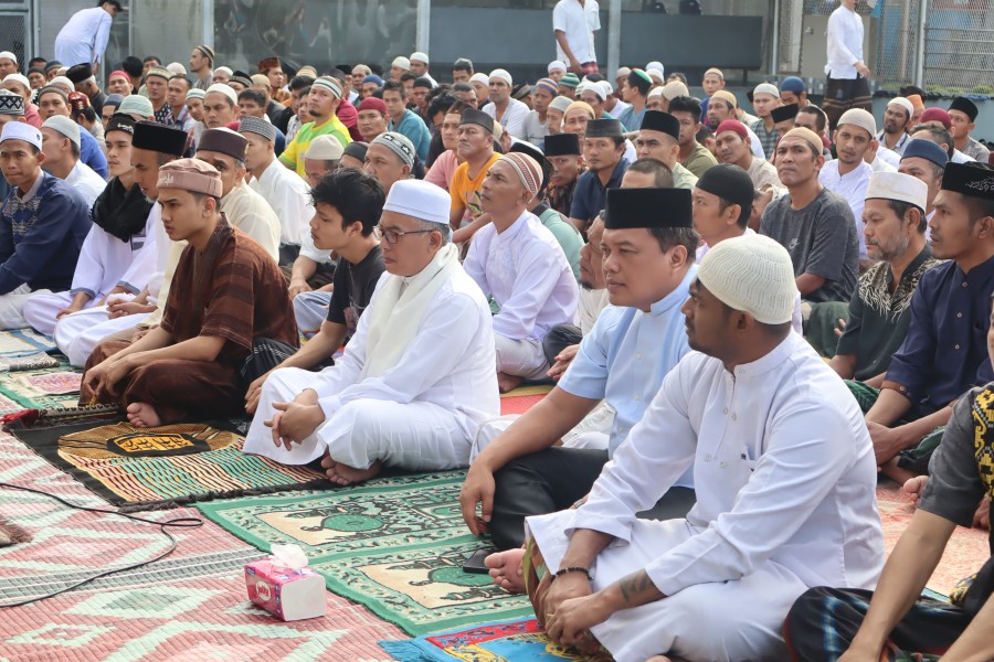 Hari Raya Idul Adha, Kalapas Pancur Batu bersama Warga Binaan Laksanakan Sholat ID dan Pemotongan Hewan Qurban