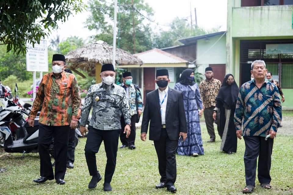 Rektor UINSU bersama Bupati Labuhanbatu tinjau lahan pendirian UIN di Kabupaten Labuhanbatu