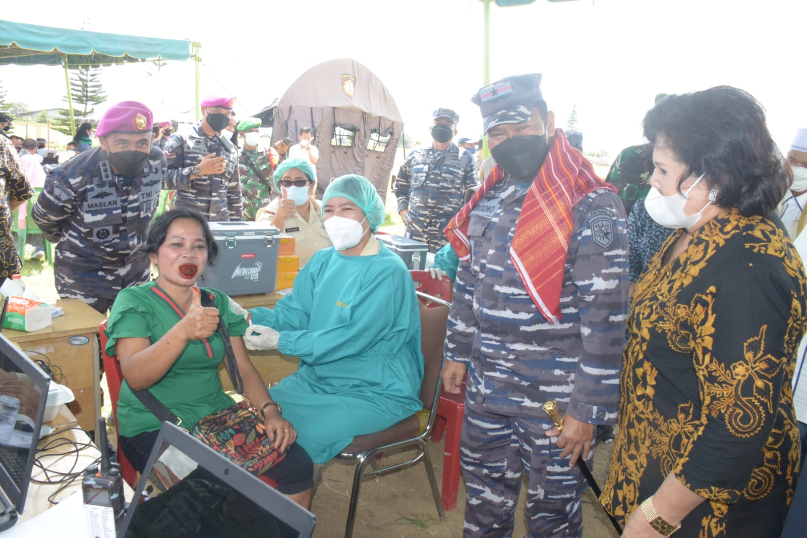 Mui Dan Pemkab Karo Kerjasama TNI AL Lantamal  I Laksanakan Vaksin Kepada Warga Kabanjahe