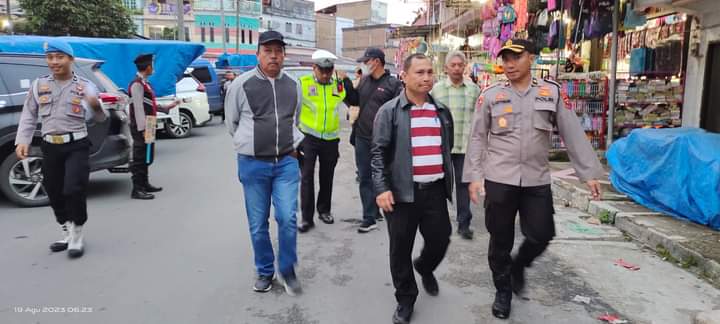 Wujudkan Pasar Sidikalang Yang Aman dan Nyaman, Tim Penataan Pasar Sidikalang Lakukan Penertiban Pas