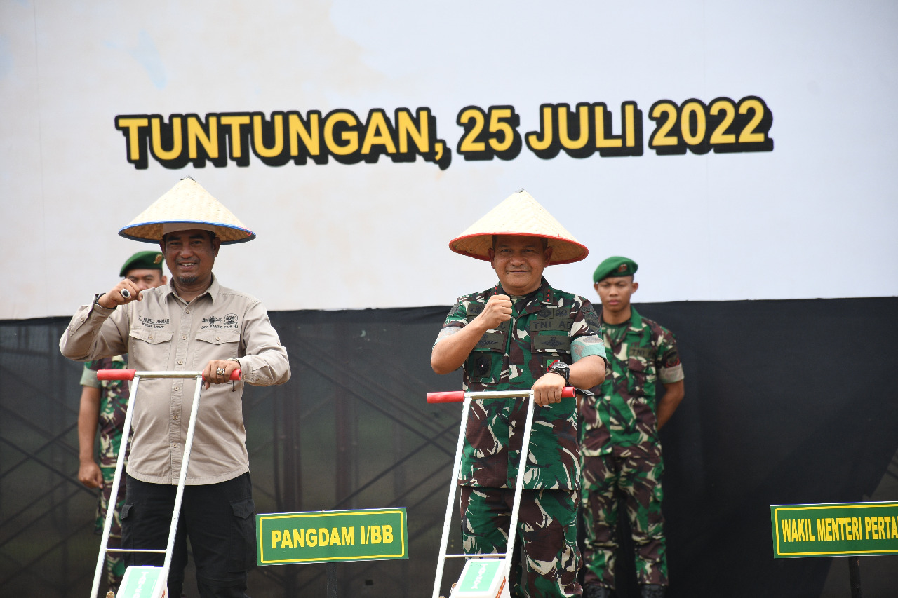 Pangdam Bersama Wamentan RI Canangkan Demplot Ketahanan Pangan Kodam I/BB 113,59 Ha di Tuntungan