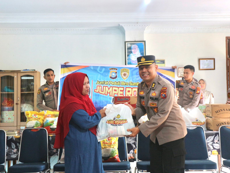Jumpe Romansa Polda Riau Salurkan Bantuan kepada Pantai Asuhan