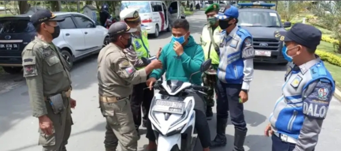 Polresta Deli Serdang Melaksanakan Operasi Yustisi  Di Pagi Hari Tujuannya Mengantisipasi Penyebaran