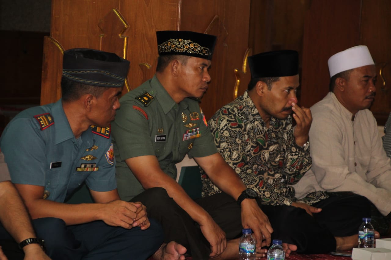 Kasdim 0703 Cilacap Ikuti Tabligh Akbar di Masjid Agung Darussalam Cilacap