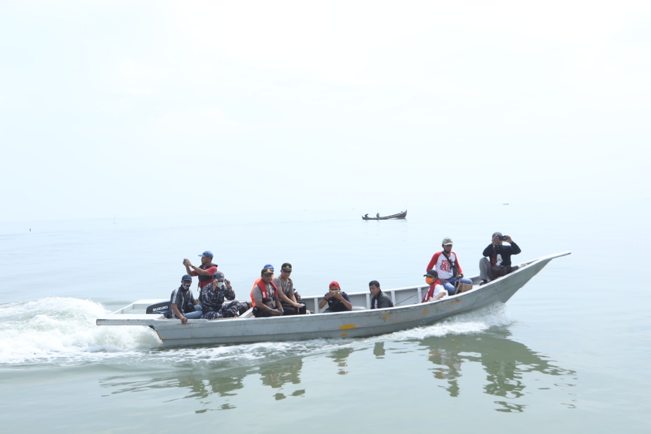 Tim gugus Tugas Percepatan Penanganan Covid - 19 Kab. Asahan Sisir Sepanjang Pantai Pematang Sei Bar