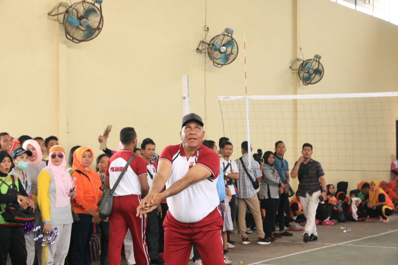 Sambut Hari Jadi ke-38, Yayasan Kemala Bhayangkari Laksanakan  Bazar & Lomba Volly