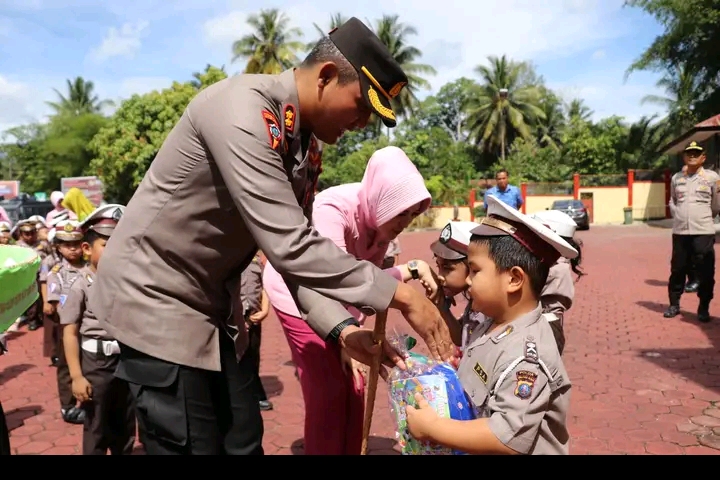 Kapolres Madina Terima Kunjungan Edukatif Anak-anak TK Kemala Bhayangkari 14
