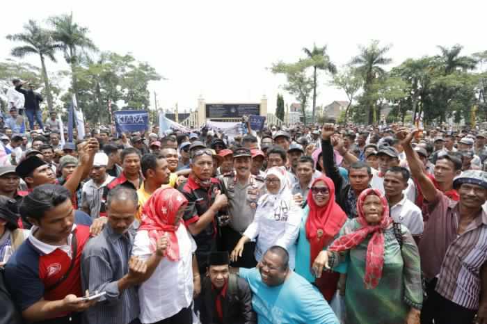 Kapolda Sumut Terima Langsung Aksi Ratusan Nelayan Tolak Pukat Trawl