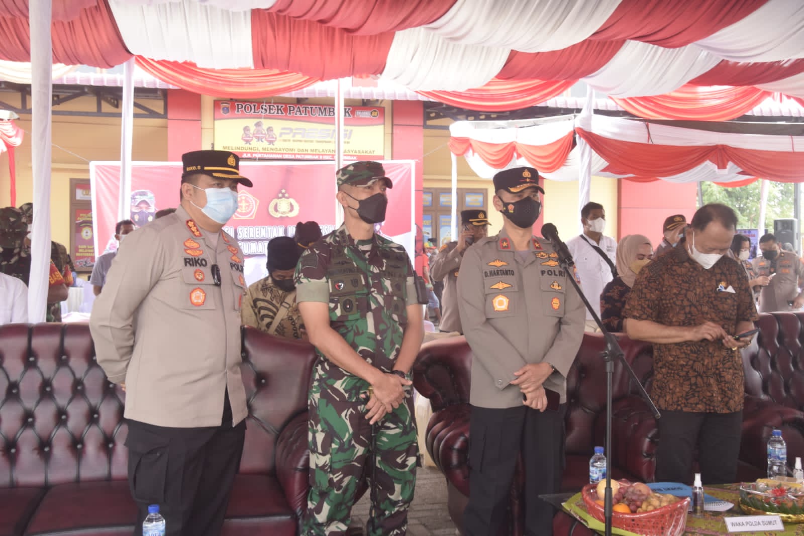 Wakapolda Sumut Hadiri Vaksinasi Massal Serentak Via Zoom Meeting dengan Kapolri