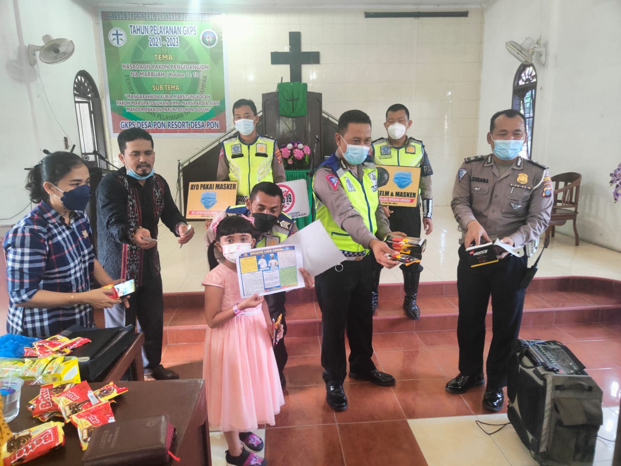Satlantas Polres Sergai Berikan Himbauan Guru Minggu Kasih di Gereja GKPS Desa Pon