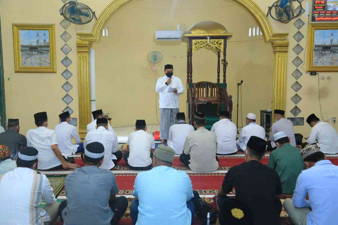 Bupati dan Wakil Bupati Labura Sholat Idul Adha di masjid Nurul Iman Damuli Pekan