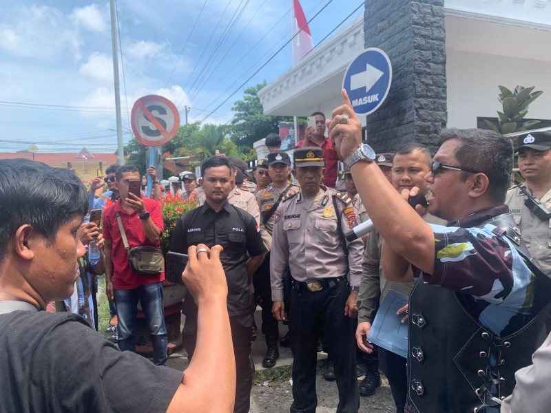 Dugaan Korupsi Gedung Balai Merah Putih Telkom, Kejari Siantar Diminta Tangkap Esron Sinaga