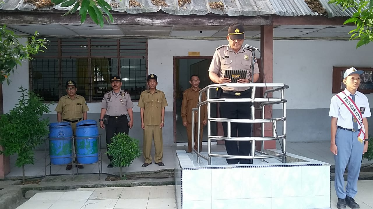 Peduli Pendidikan, Kanit Binmas  Polsek Medan Kota  Tengah Jadi  Irup  Di SMAN 5 Medan