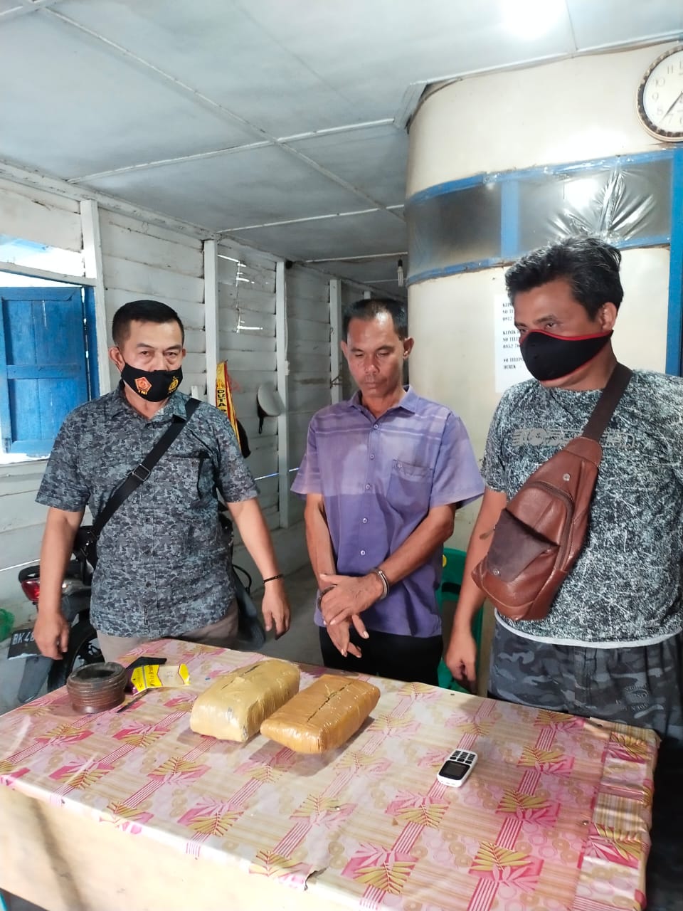 Tekab Unit Reskrim Panai Tengah Amankan Tersangka Penjual Daun Ganja Kering