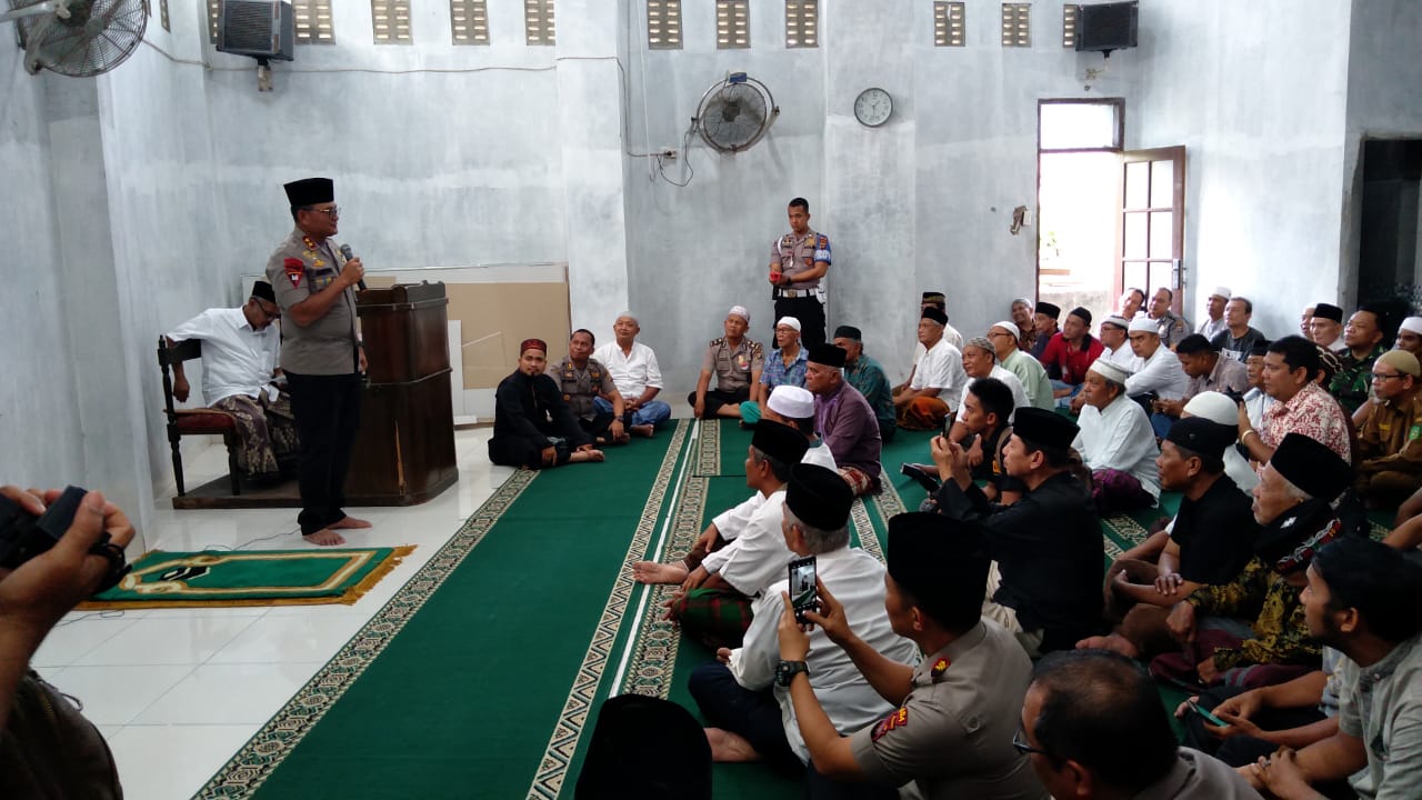 Safari Jumat Barokah,Kapolda Sumut Sambangi  Masjid Al Hurriyah di Medan