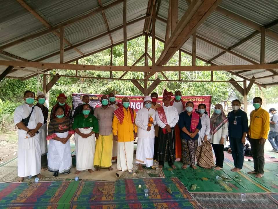 UMAT HINDU KARO MELAKSANAKAN RITUAL ERPANGIR KU LAU